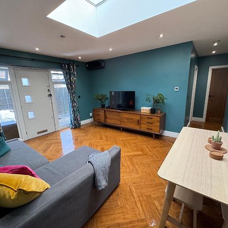 Streatham House - 2 Bedroom - Sleeps 6 - Free Wifi Streatham Vale Exterior foto
